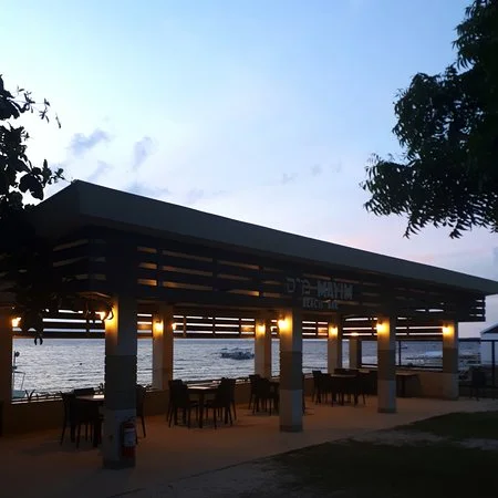 Mayim Beach Bar Moalboal: The Best Spot for Sunset and Seafood