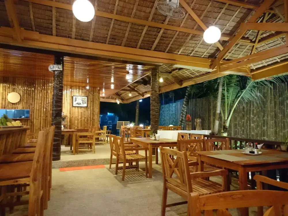 Veranda Kitchen & Bar, Moalboal, Cebu: A Cozy Culinary Escape with Scenic Views